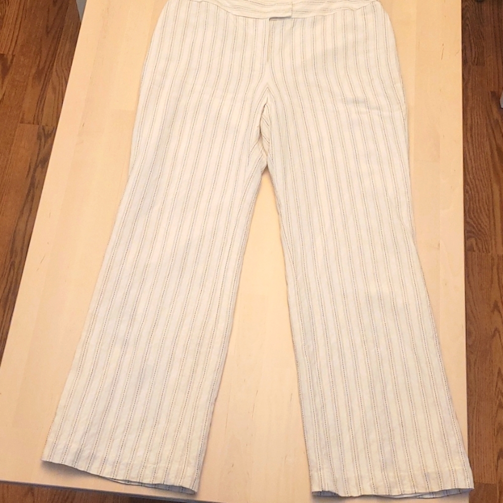 EUC Joneswear White Patterned Linen Blend Pants
